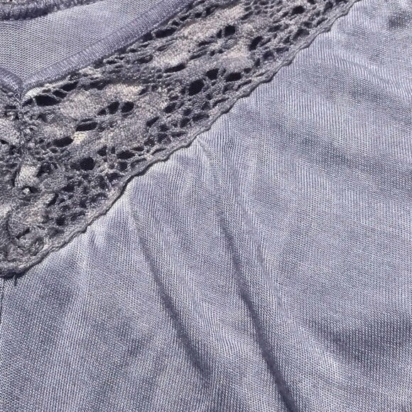 Max Jeans Blue Ruffled Double V Neckline Swing Top Size Medium - Picture 5 of 15